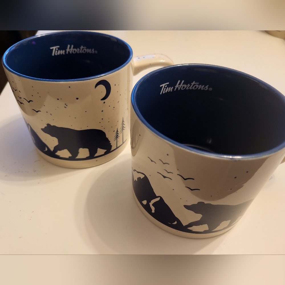 Set Of 2 Tim Hortons 2019 Bear Holiday Mugs